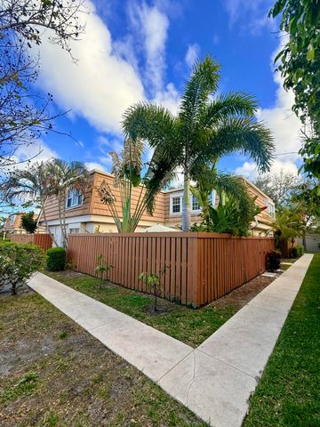 11584 Winchester Drive, Palm Beach Gardens, FL 33410