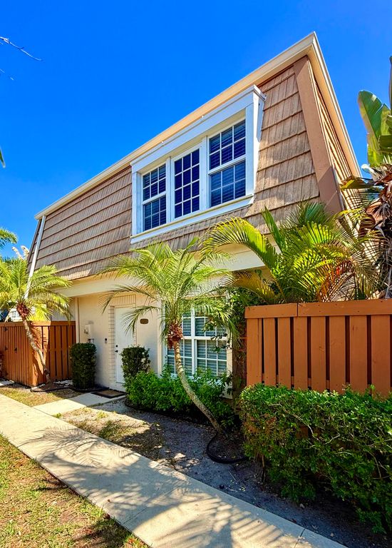 11584 Winchester Drive, Palm Beach Gardens, FL 33410