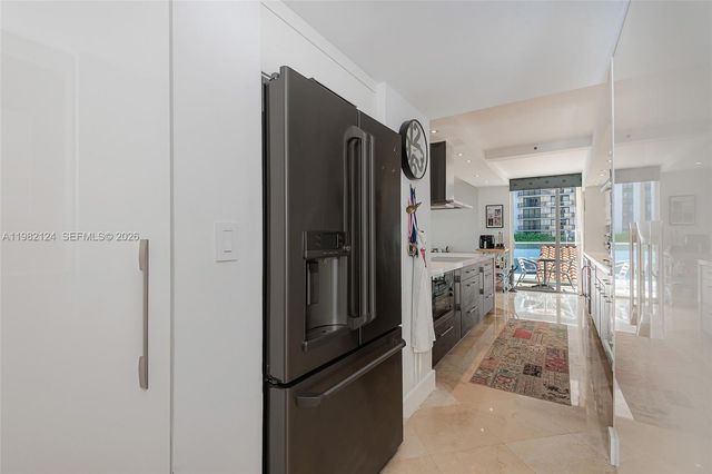 19707 E Turnberry Way 5E, Aventura, FL 33180