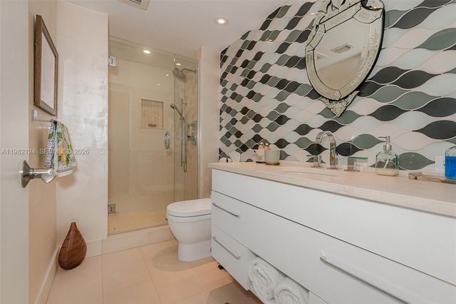 19707 E Turnberry Way 5E, Aventura, FL 33180