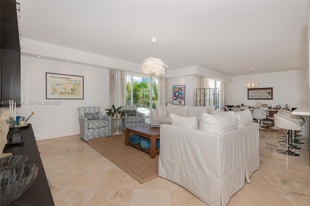 19707 E Turnberry Way 5E, Aventura, FL 33180