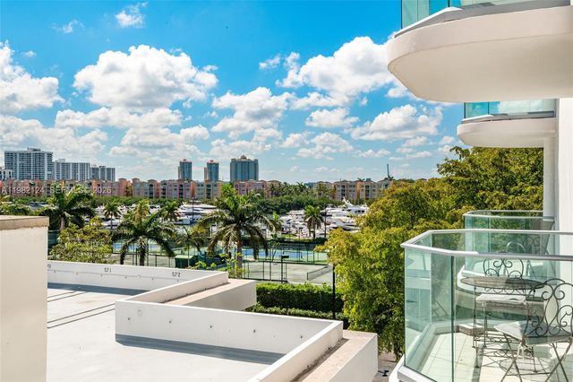 19707 E Turnberry Way 5E, Aventura, FL 33180