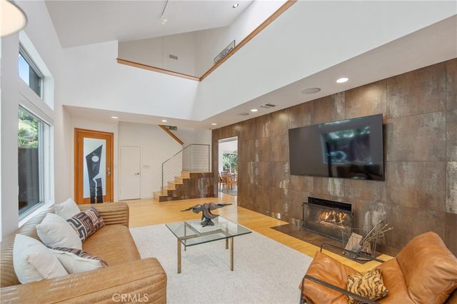 4109 Empis Street, Woodland Hills, CA 91364