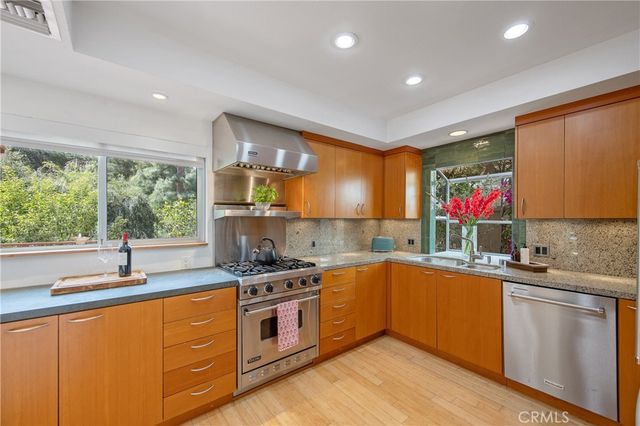 4109 Empis Street, Woodland Hills, CA 91364