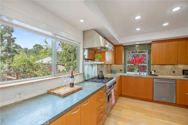 4109 Empis Street, Woodland Hills, CA 91364