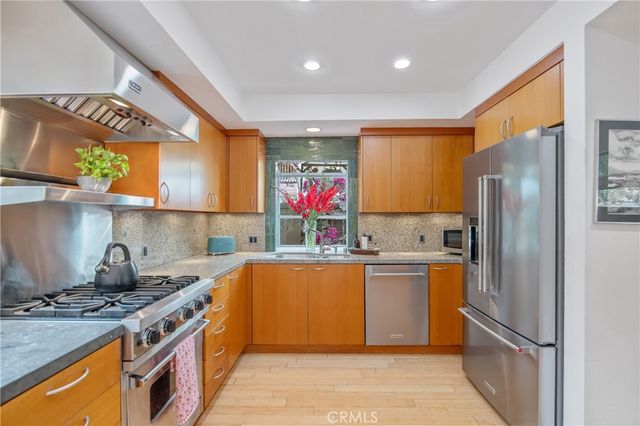 4109 Empis Street, Woodland Hills, CA 91364