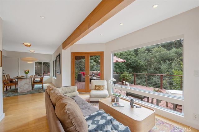 4109 Empis Street, Woodland Hills, CA 91364