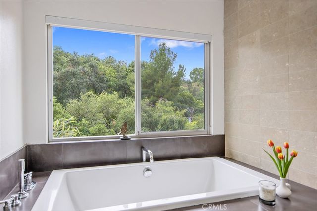 4109 Empis Street, Woodland Hills, CA 91364