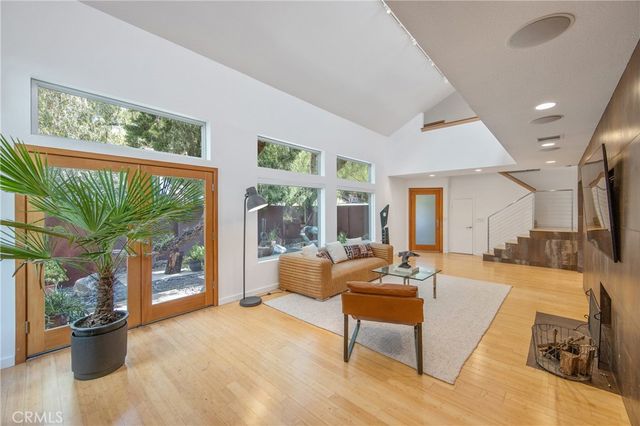 4109 Empis Street, Woodland Hills, CA 91364