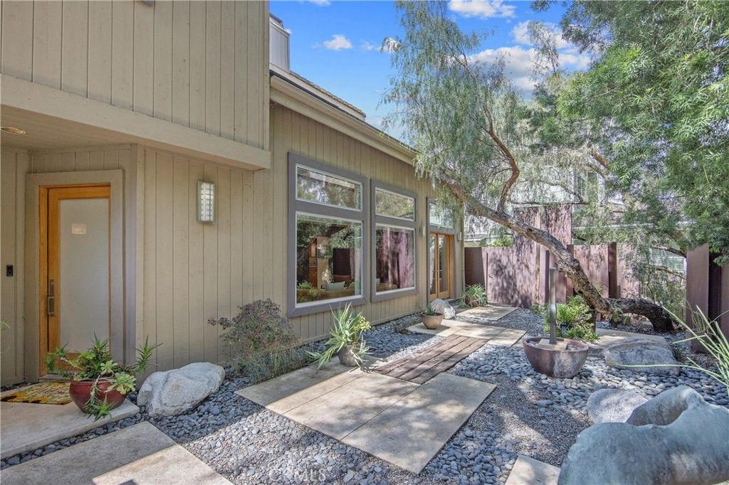 4109 Empis Street, Woodland Hills, CA 91364