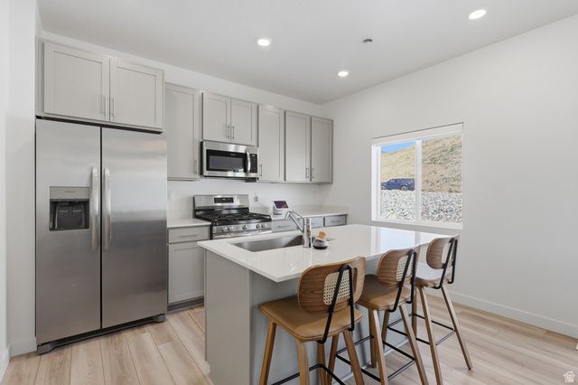 2031 N GOLDEN RUBY DR, Saratoga Springs, UT 84045