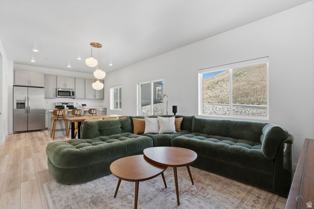 2031 N GOLDEN RUBY DR, Saratoga Springs, UT 84045