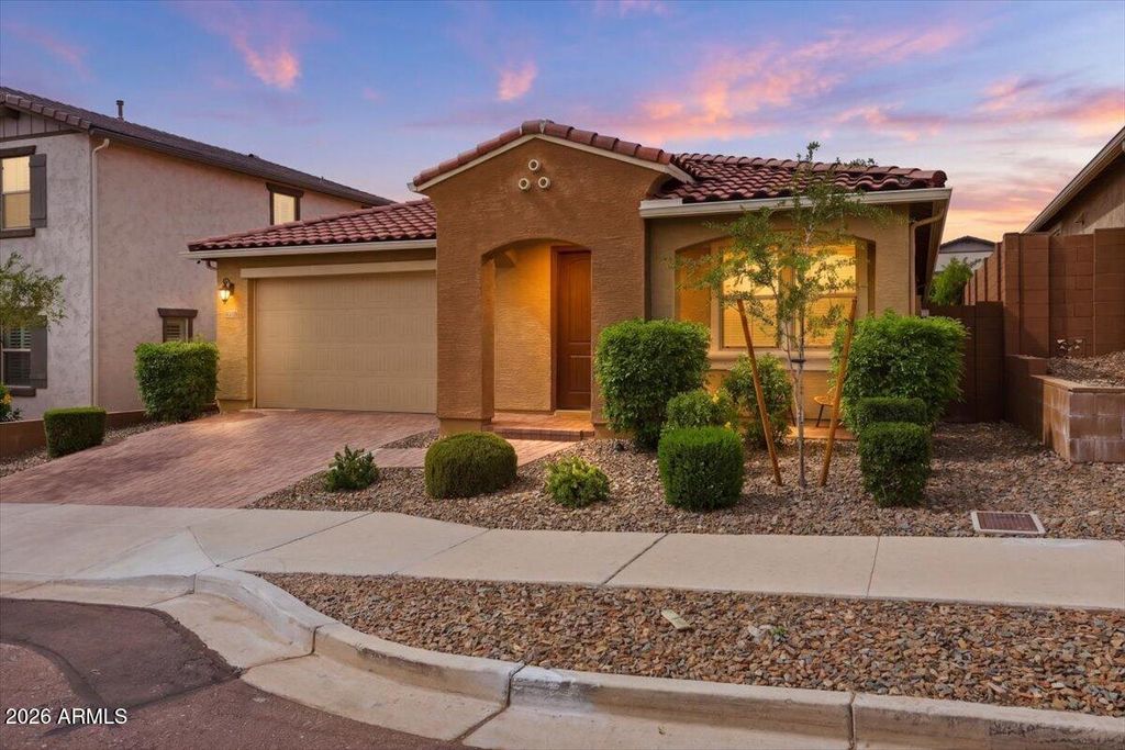 4418 W Palace Station Road, Phoenix, AZ 85087