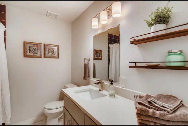 3810 Southway DR 102, Austin, TX 78704