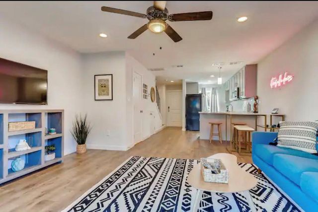 3810 Southway DR 102, Austin, TX 78704