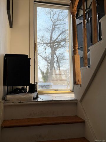 91 Putnam Avenue, West Babylon, NY 11704