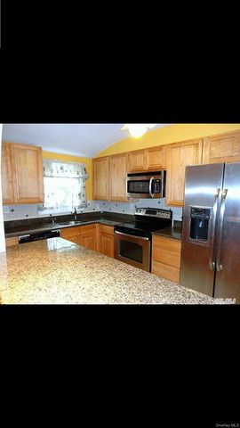 91 Putnam Avenue, West Babylon, NY 11704