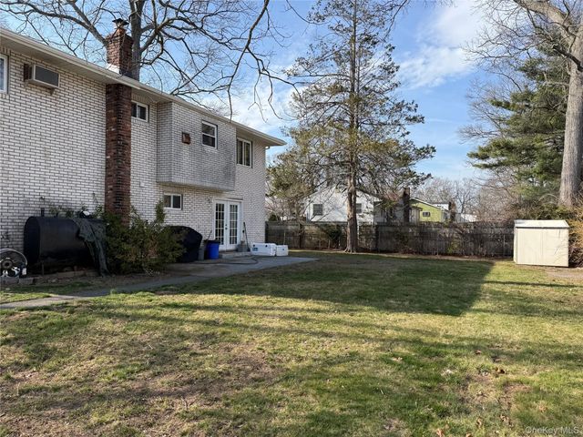 91 Putnam Avenue, West Babylon, NY 11704