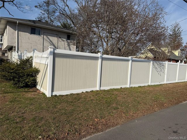 91 Putnam Avenue, West Babylon, NY 11704