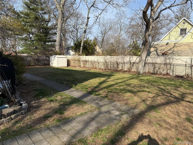 91 Putnam Avenue, West Babylon, NY 11704