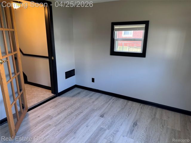 148 Marion Avenue, Waterford Charter Township, MI 48328