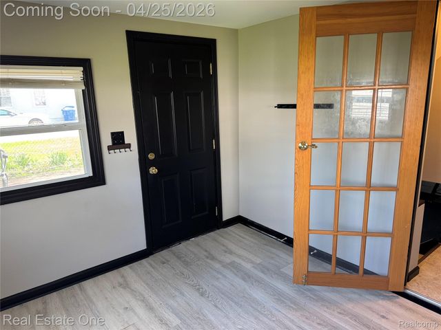 148 Marion Avenue, Waterford Charter Township, MI 48328