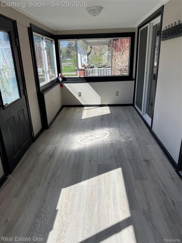 148 Marion Avenue, Waterford Charter Township, MI 48328