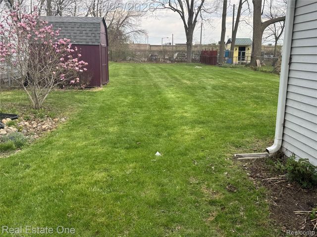 148 Marion Avenue, Waterford Charter Township, MI 48328