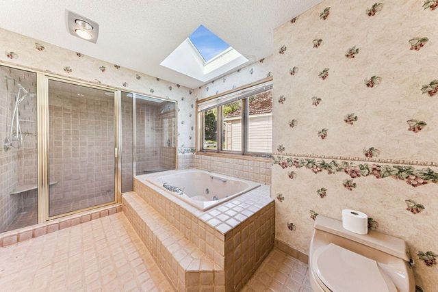 10752 Mount Curve Road, Eden Prairie, MN 55347