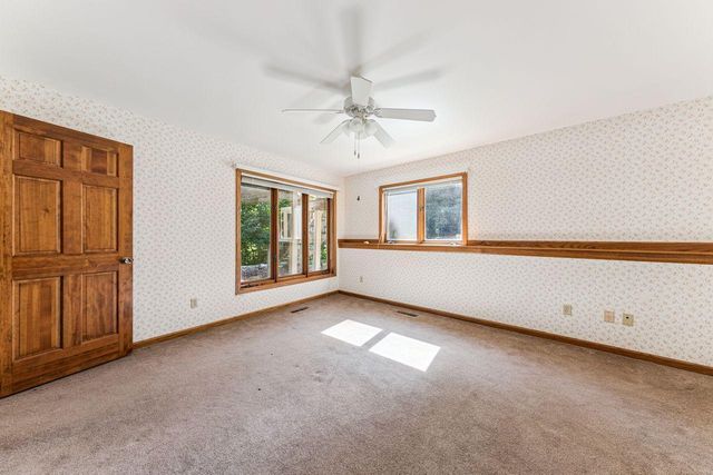 10752 Mount Curve Road, Eden Prairie, MN 55347