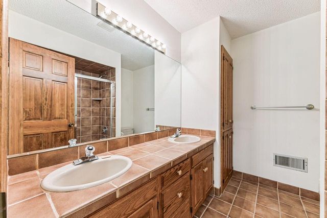 10752 Mount Curve Road, Eden Prairie, MN 55347