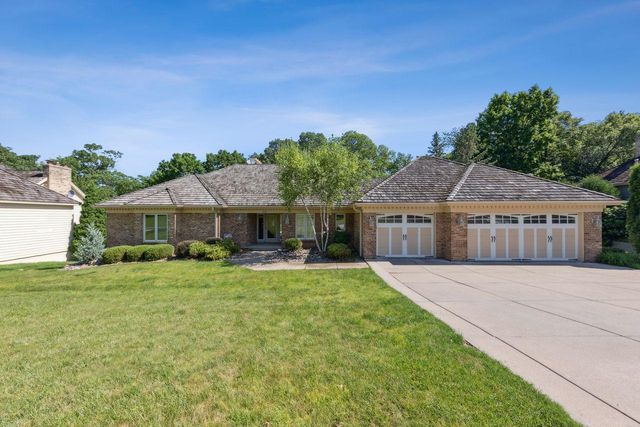 10752 Mount Curve Road, Eden Prairie, MN 55347