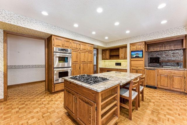 10752 Mount Curve Road, Eden Prairie, MN 55347