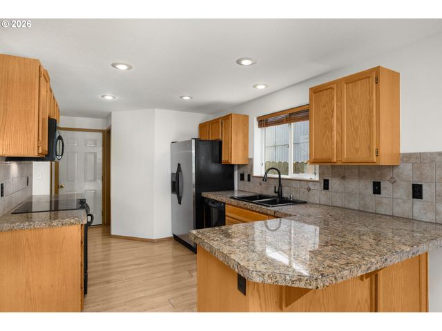 129 Ne LENOX St, Hillsboro, OR 97124