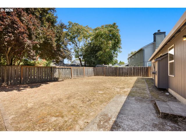 129 Ne LENOX St, Hillsboro, OR 97124
