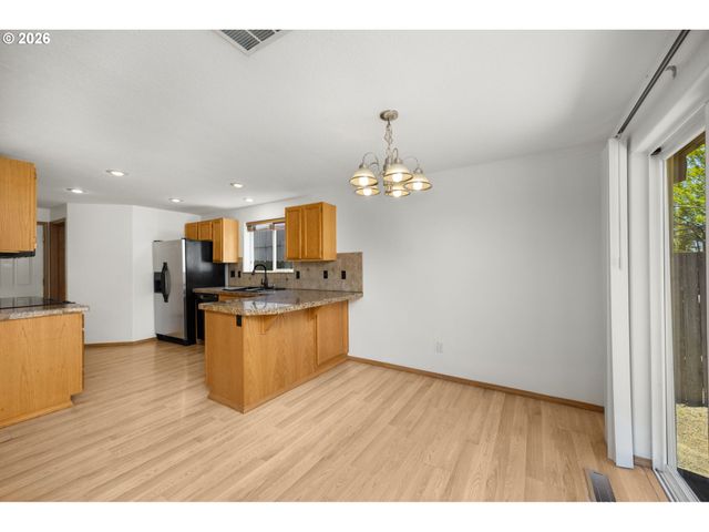129 Ne LENOX St, Hillsboro, OR 97124
