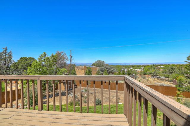 4719 Glenwood Hills Drive NE, Albuquerque, NM 87111