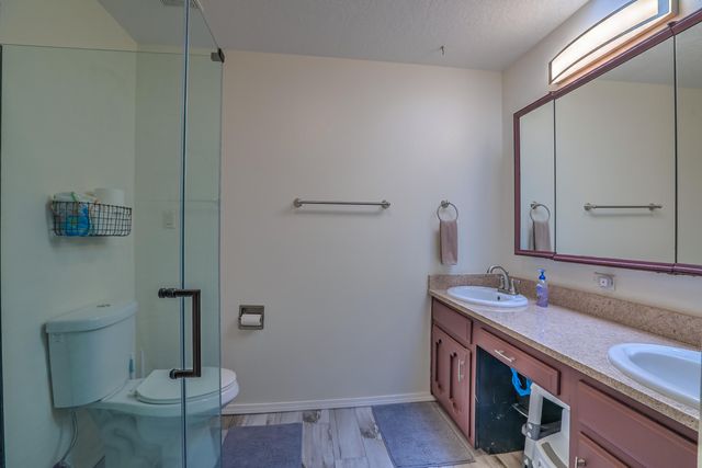 4719 Glenwood Hills Drive NE, Albuquerque, NM 87111