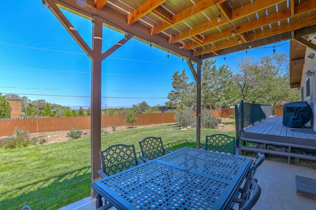 4719 Glenwood Hills Drive NE, Albuquerque, NM 87111