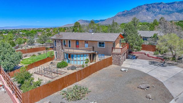 4719 Glenwood Hills Drive NE, Albuquerque, NM 87111