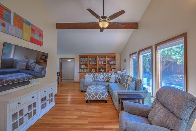 4719 Glenwood Hills Drive NE, Albuquerque, NM 87111