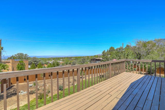 4719 Glenwood Hills Drive NE, Albuquerque, NM 87111