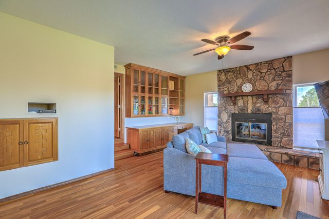 4719 Glenwood Hills Drive NE, Albuquerque, NM 87111