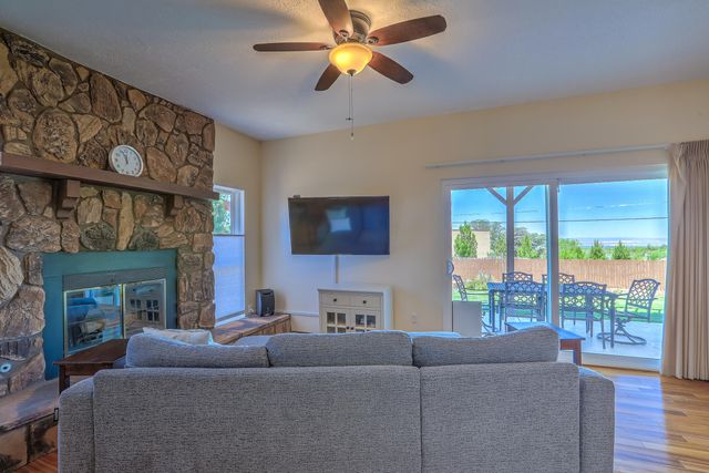 4719 Glenwood Hills Drive NE, Albuquerque, NM 87111