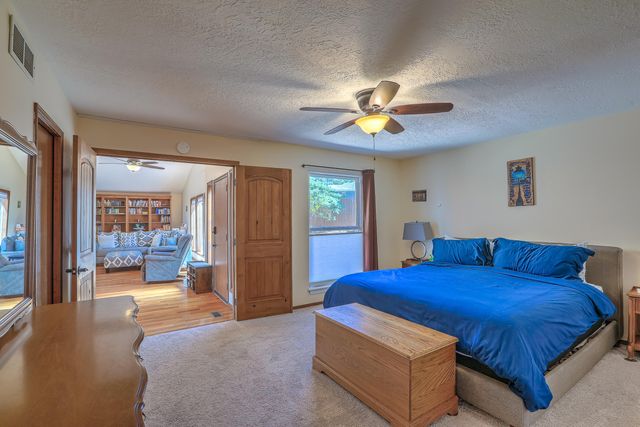 4719 Glenwood Hills Drive NE, Albuquerque, NM 87111