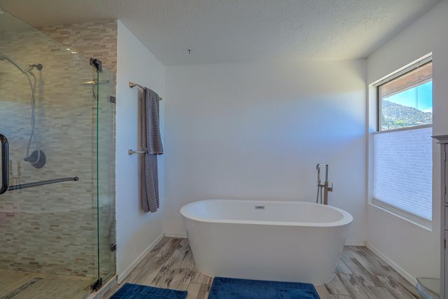 4719 Glenwood Hills Drive NE, Albuquerque, NM 87111