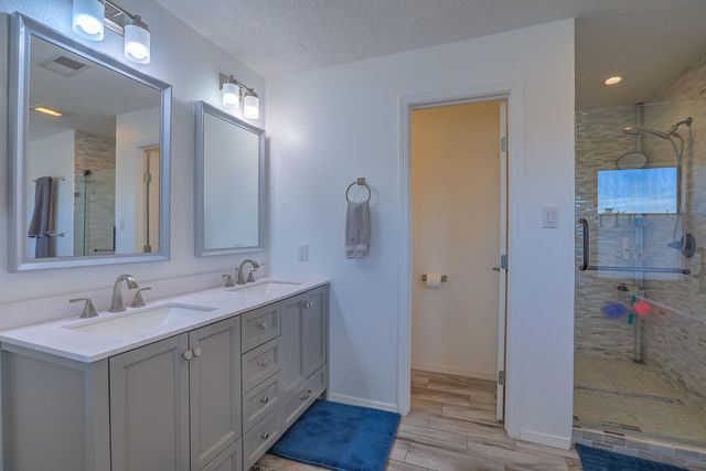 4719 Glenwood Hills Drive NE, Albuquerque, NM 87111