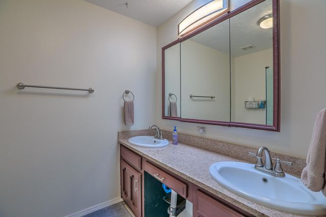 4719 Glenwood Hills Drive NE, Albuquerque, NM 87111