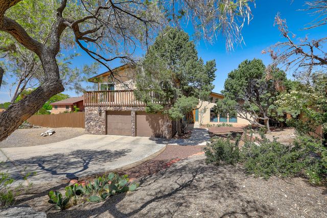 4719 Glenwood Hills Drive NE, Albuquerque, NM 87111