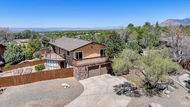 4719 Glenwood Hills Drive NE, Albuquerque, NM 87111